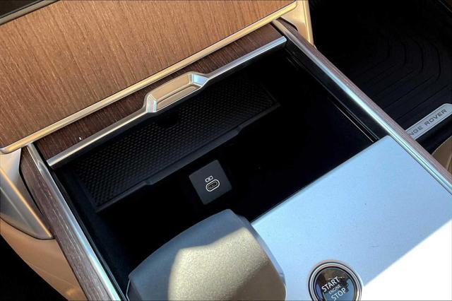 Photo of 2025 VARESINE BLUE Land Rover Range Rover