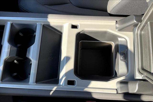 Photo of 2025 Fuji White Land Rover Defender