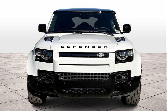 Photo of 2025 Fuji White Land Rover Defender
