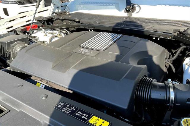 Photo of 2025 Fuji White Land Rover Defender