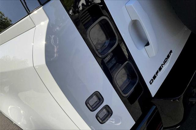 Photo of 2025 Fuji White Land Rover Defender