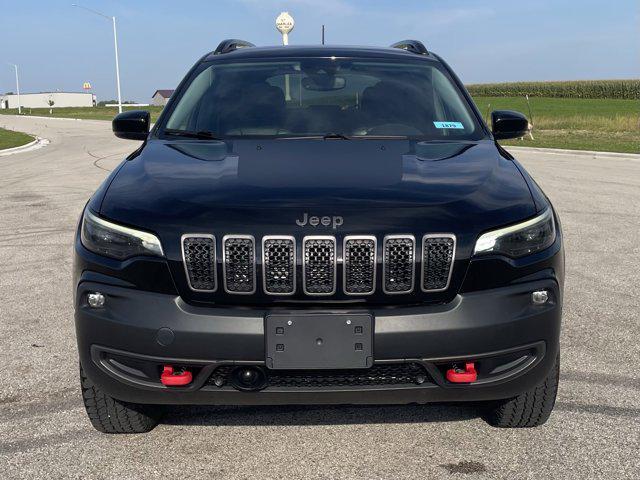 Photo of 2022 Diamond Black Crystal Pearlcoat Jeep Cherokee