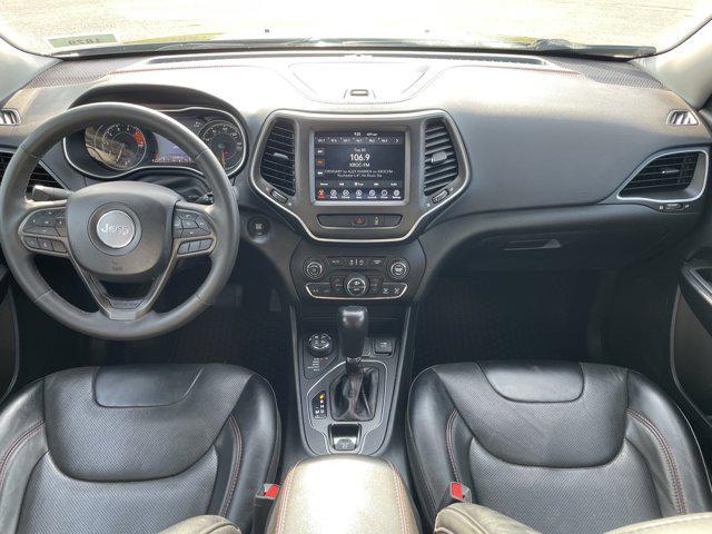 Photo of 2022 Diamond Black Crystal Pearlcoat Jeep Cherokee