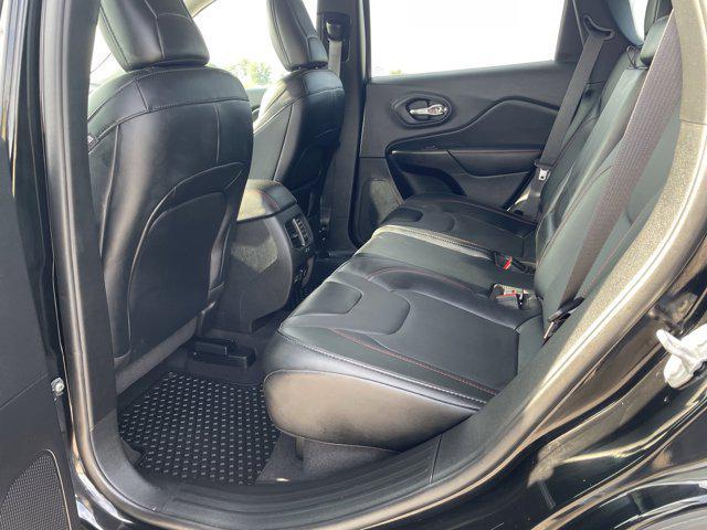 Photo of 2022 Diamond Black Crystal Pearlcoat Jeep Cherokee