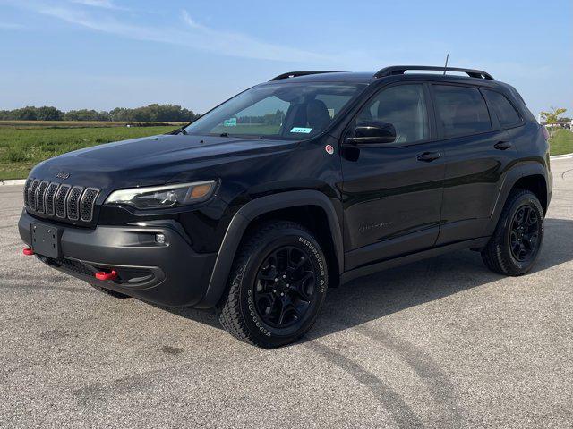 Photo of 2022 Diamond Black Crystal Pearlcoat Jeep Cherokee