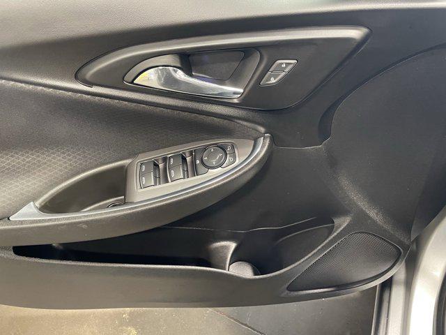 Photo of 2018 Silver Ice Metallic Chevrolet Malibu