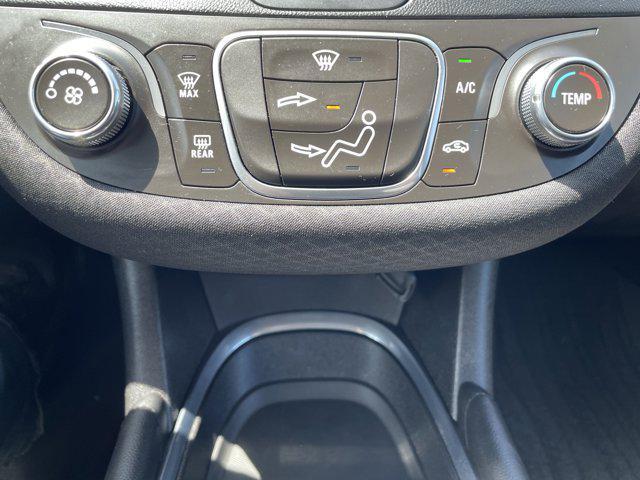 Photo of 2018 Silver Ice Metallic Chevrolet Malibu