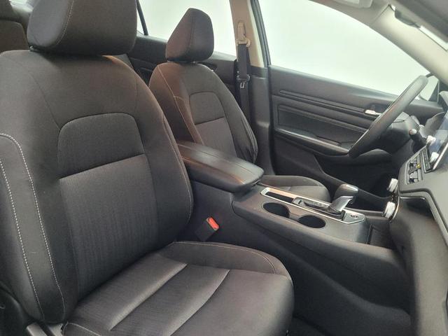 Photo of 2020 Super Black Nissan Altima