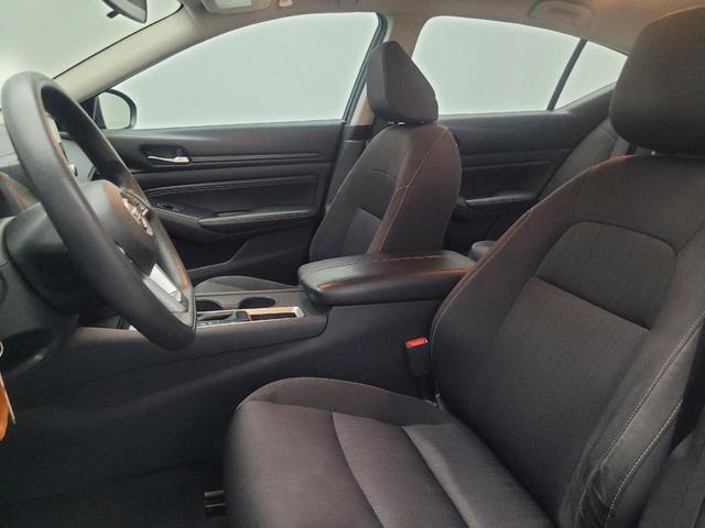 Photo of 2020 Super Black Nissan Altima