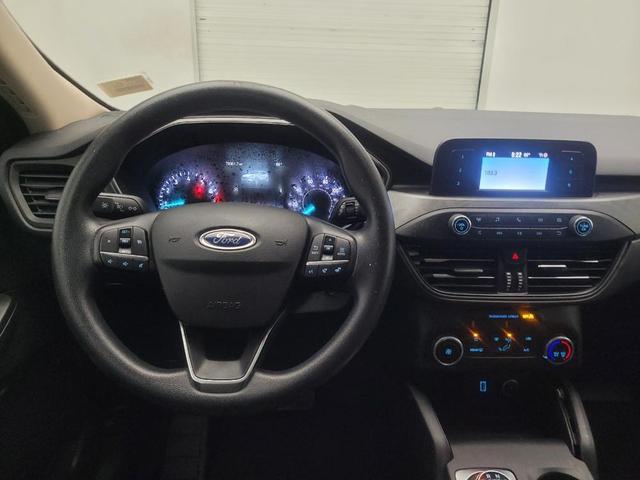 Photo of 2020 Oxford White Ford Escape