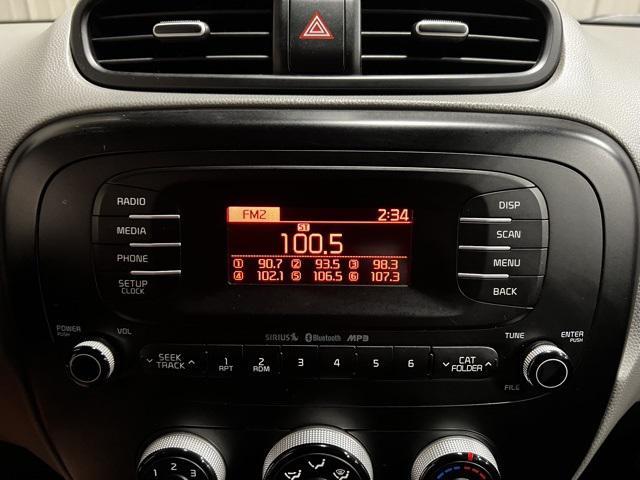 Photo of 2014 Bright Silver Kia Soul