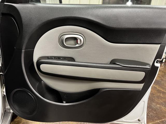 Photo of 2014 Bright Silver Kia Soul