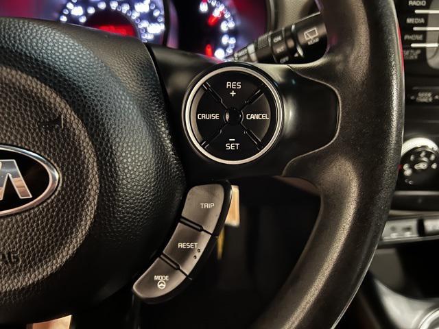Photo of 2014 Bright Silver Kia Soul