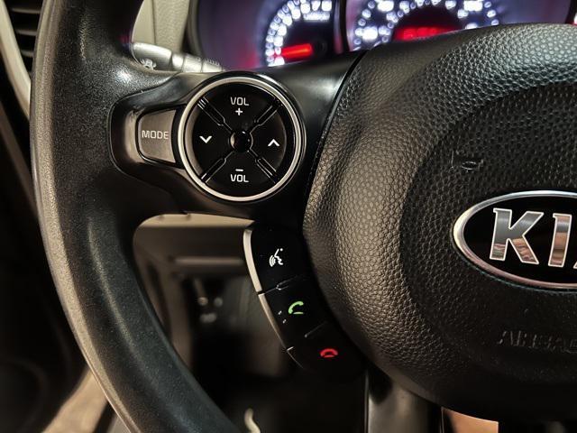 Photo of 2014 Bright Silver Kia Soul