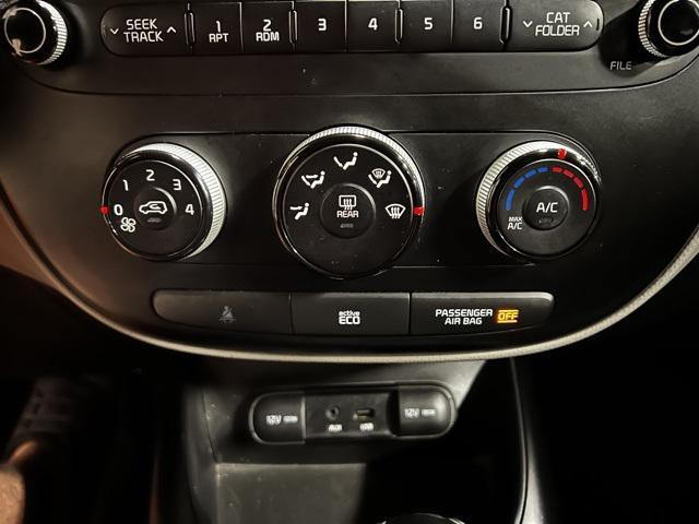 Photo of 2014 Bright Silver Kia Soul