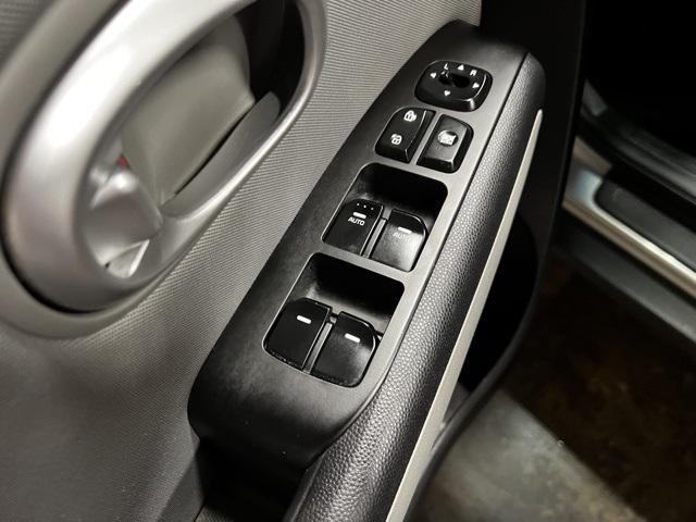 Photo of 2014 Bright Silver Kia Soul