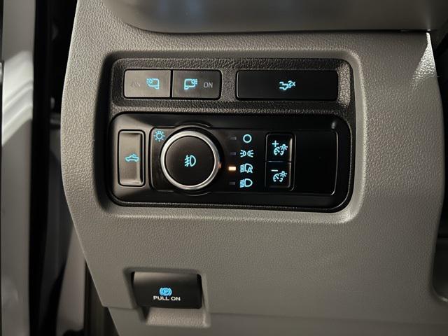 Photo of 2023 Oxford White Ford F-250