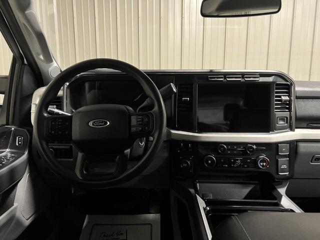 Photo of 2023 Oxford White Ford F-250