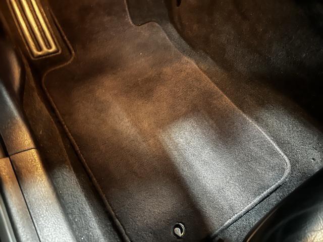 Photo of 2004 Platinum Silver Ford Thunderbird