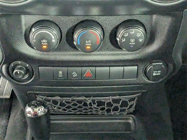 Photo of 2018 Bright White Clearcoat Jeep Wrangler JK