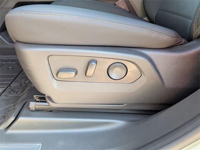 Photo of 2024 Green Matte GMC HUMMER EV SUV