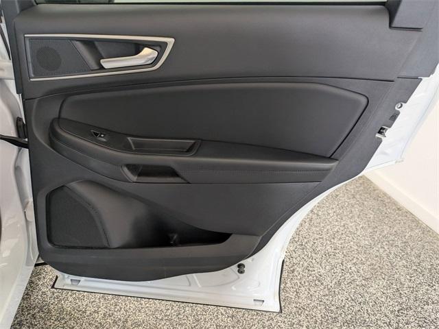Photo of 2024 Oxford White Ford Edge