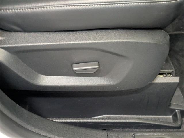 Photo of 2024 Oxford White Ford Edge