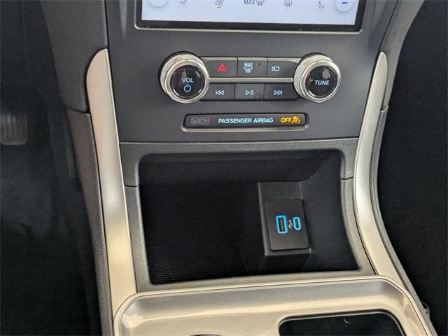 Photo of 2024 Oxford White Ford Edge