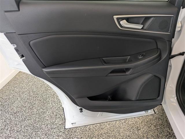 Photo of 2024 Oxford White Ford Edge