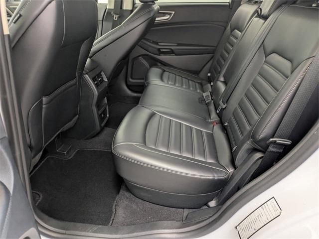 Photo of 2024 Oxford White Ford Edge
