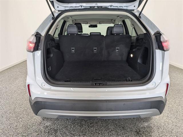 Photo of 2024 Oxford White Ford Edge