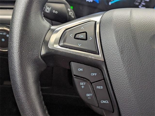 Photo of 2024 Oxford White Ford Edge