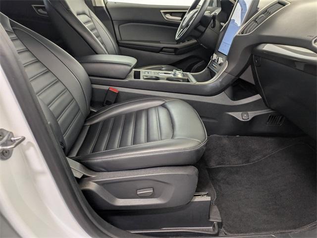 Photo of 2024 Oxford White Ford Edge