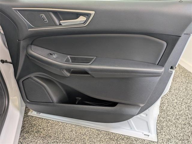 Photo of 2024 Oxford White Ford Edge