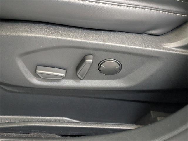 Photo of 2024 Oxford White Ford Edge
