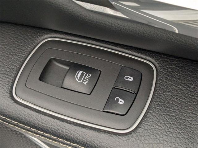 Photo of 2022 Ivory White RAM 1500