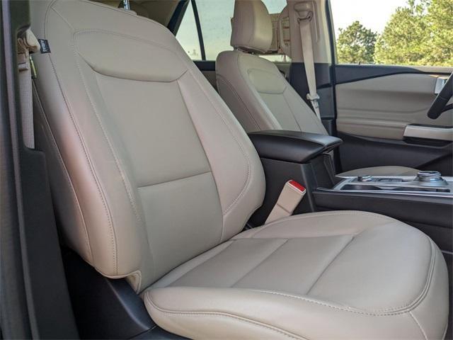 Photo of 2023 Black Metallic Ford Explorer