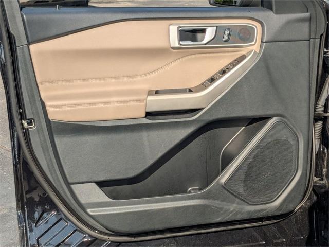 Photo of 2023 Black Metallic Ford Explorer