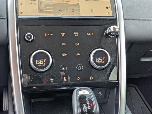 Photo of 2023 Fuji White Land Rover Discovery Sport