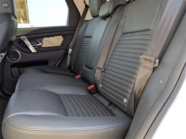 Photo of 2023 Fuji White Land Rover Discovery Sport