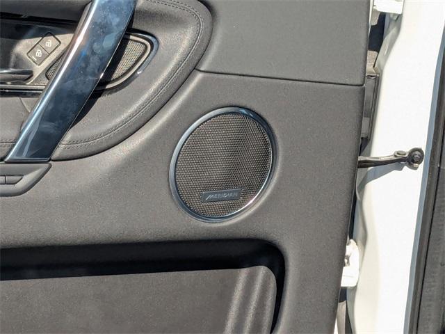Photo of 2023 Fuji White Land Rover Discovery Sport