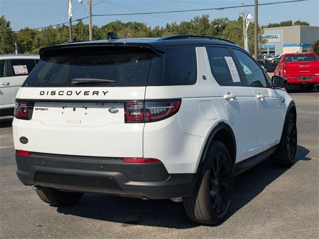 Photo of 2023 Fuji White Land Rover Discovery Sport