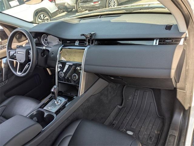 Photo of 2023 Fuji White Land Rover Discovery Sport