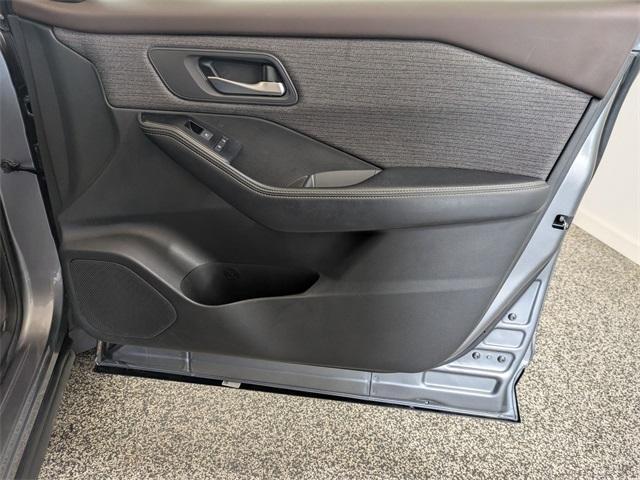 Photo of 2023 Gun Metallic Nissan Rogue