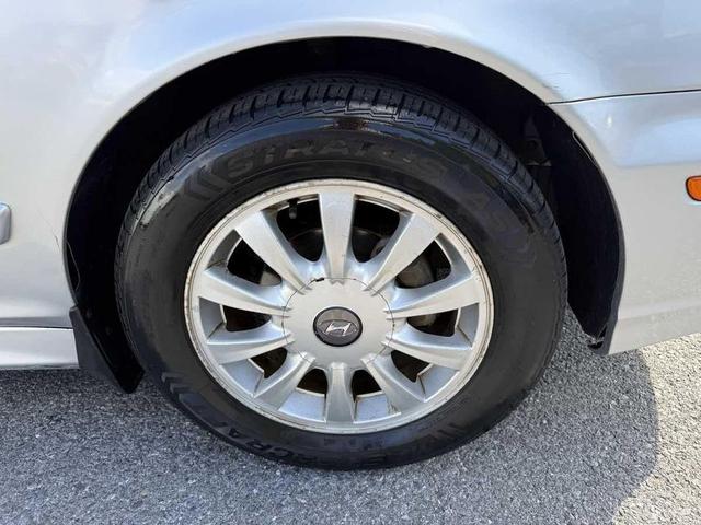 Photo of 2004 Brilliant Silver Hyundai SONATA