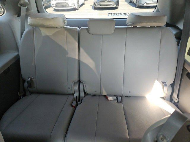 Photo of 2015 Predawn Gray Mica Toyota Sienna