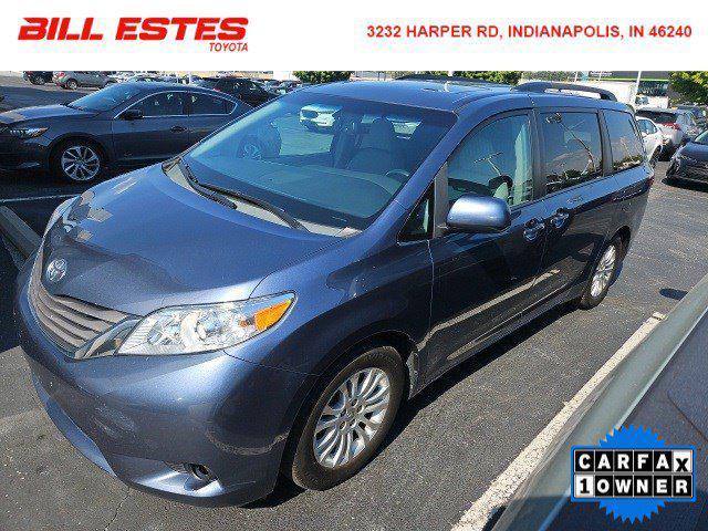 Photo of 2015 Predawn Gray Mica Toyota Sienna