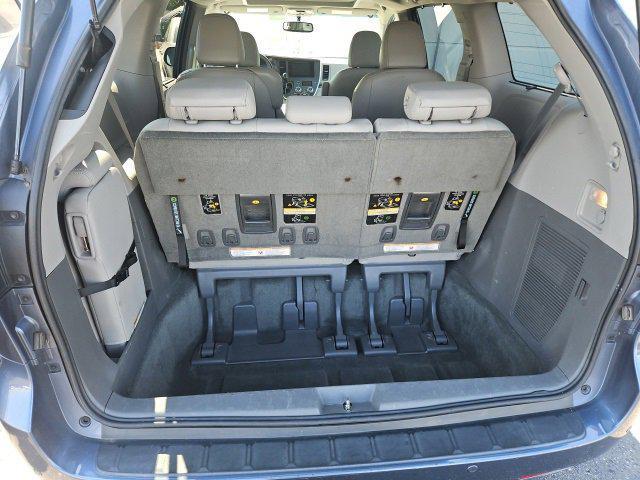 Photo of 2015 Predawn Gray Mica Toyota Sienna