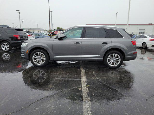 Photo of 2017 Graphite Gray Metallic Audi Q7