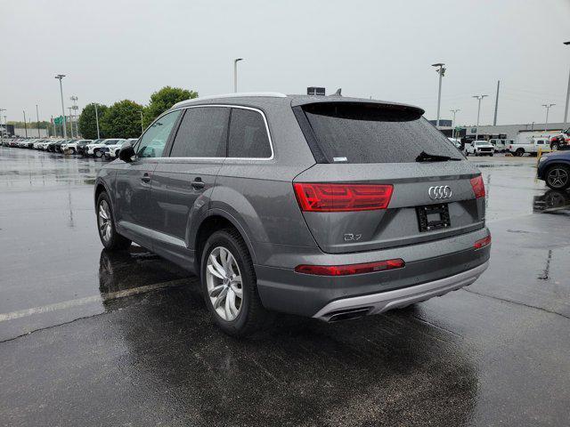 Photo of 2017 Graphite Gray Metallic Audi Q7